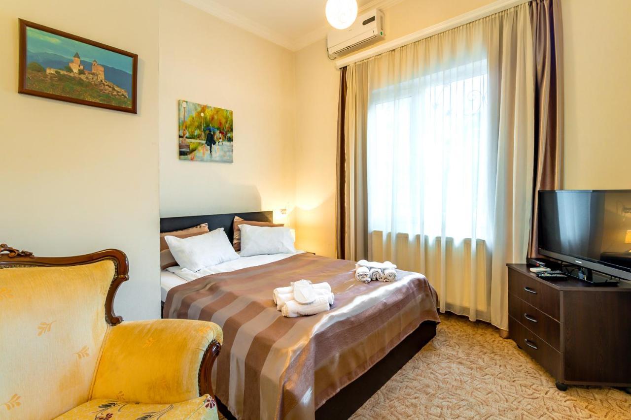 V Park Hotel Tbilisi Exterior foto